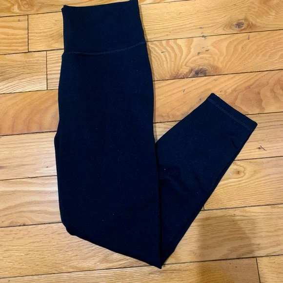 Define High waisted leggings from Fabletics - Picture 1 of 4